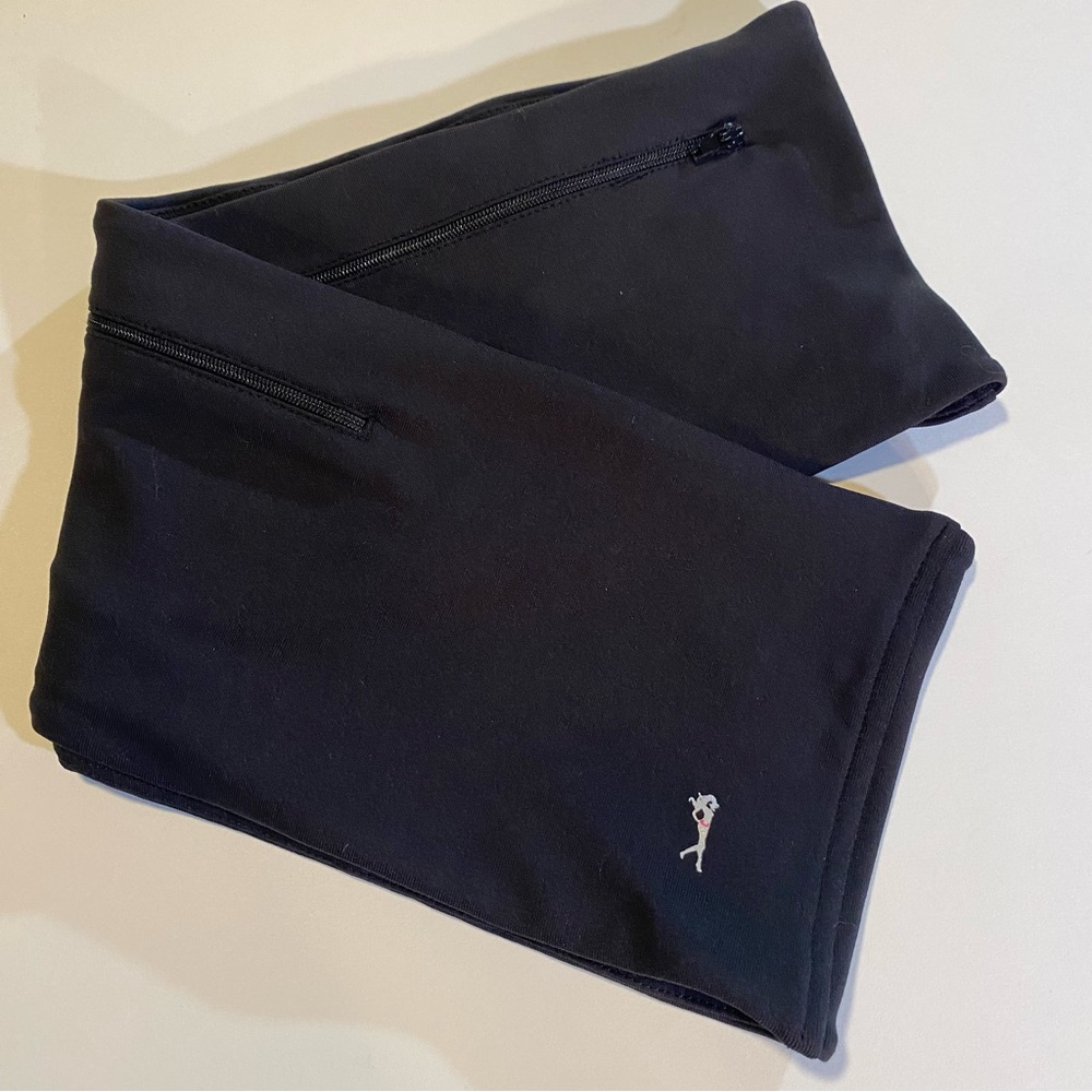 HipsSister waistband pouch, 2zip pockets, 1 slot pocket, good for travel/running
